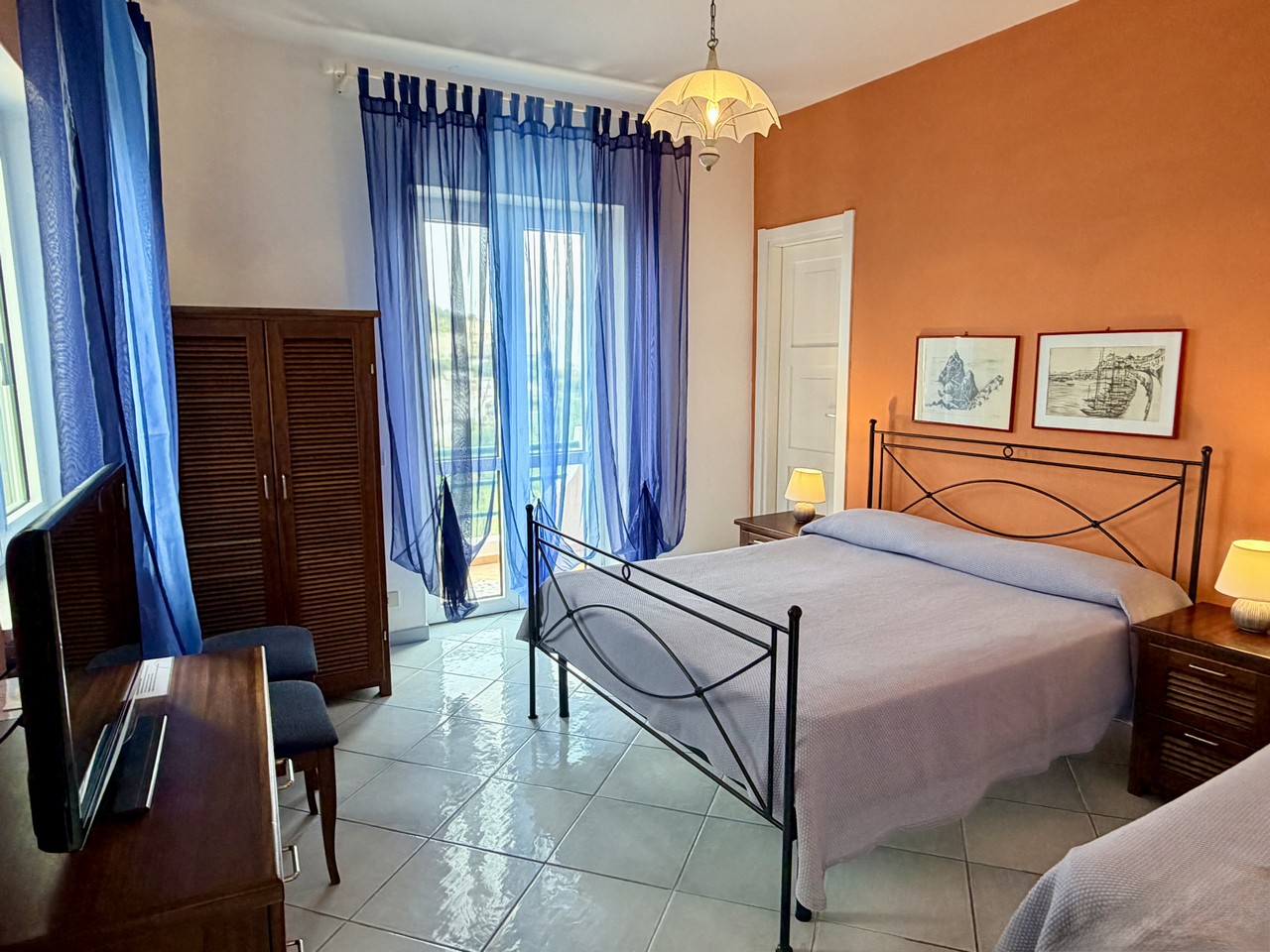 Dreibettzimmer mit Meerblick